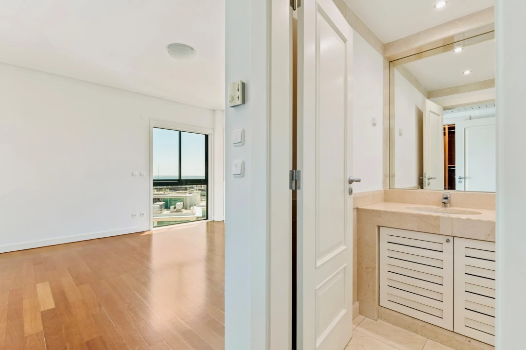 Apartamento T4 para Venda em Parque das Nações Foto 11