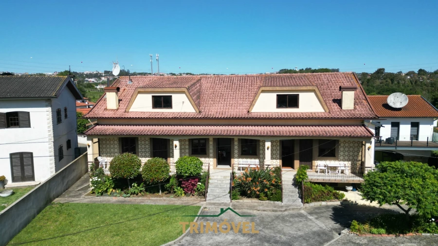 Moradia T5 para Venda em Vila de Cucujães