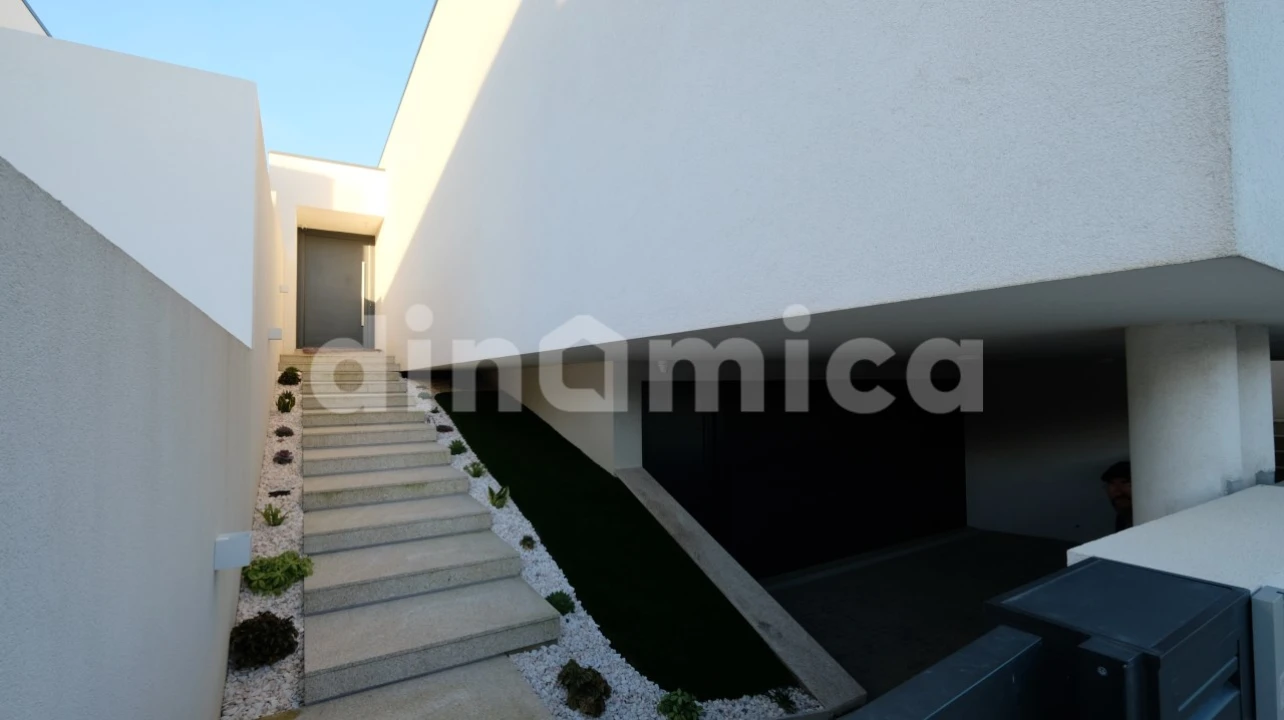 Moradia T3 para Venda em Sande Vila Nova e Sande São Clemente Foto 1