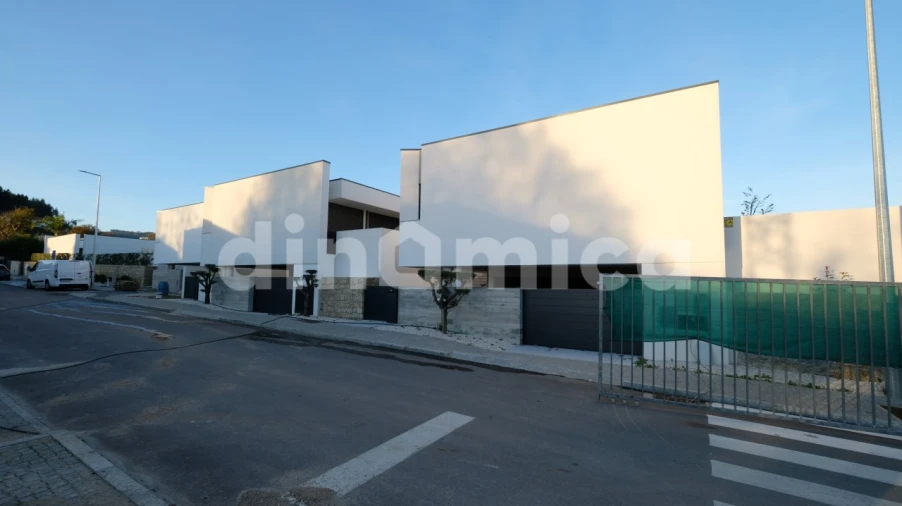 Moradia T3 para Venda em Sande Vila Nova e Sande São Clemente Foto 9