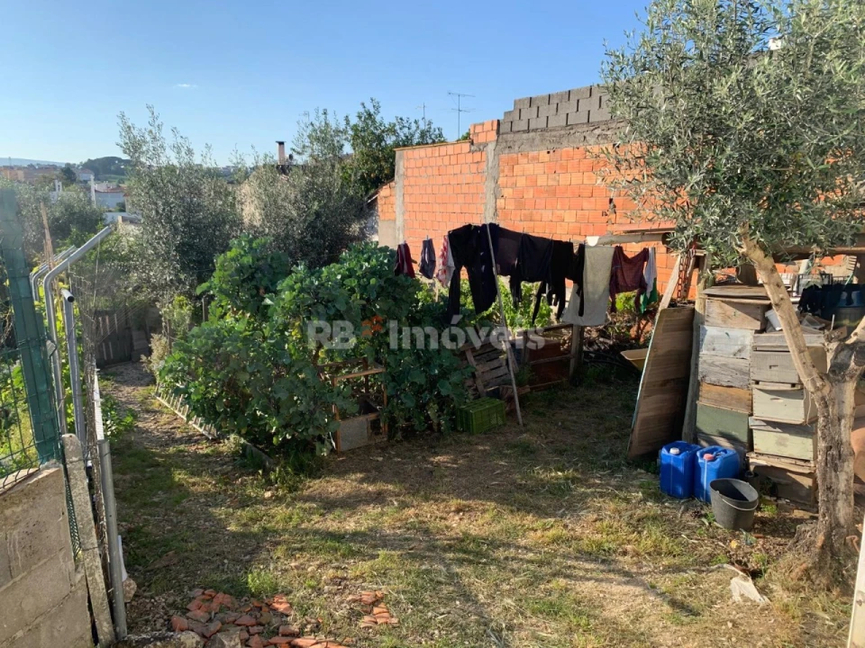 Moradia T1 para Venda em Riachos Foto 4