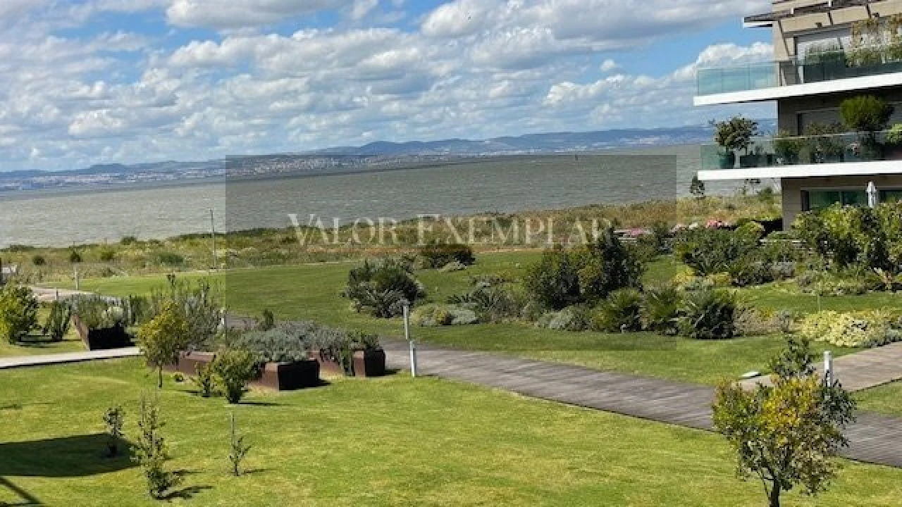 Apartamento T2 para Venda em Alcochete Foto 13