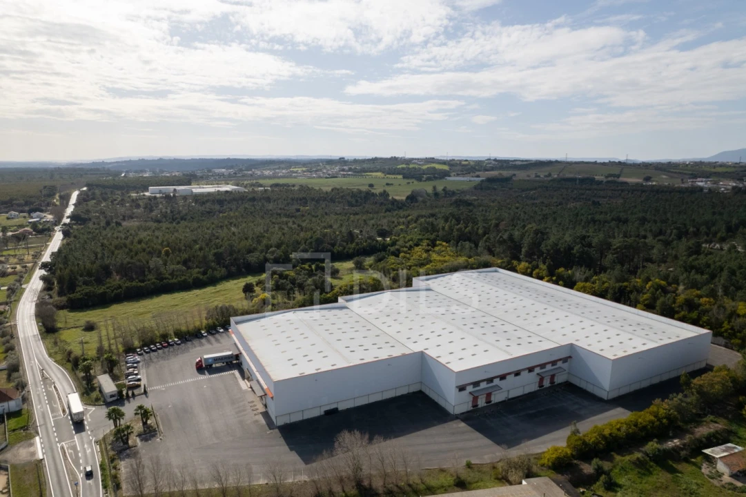 Armazém para Arrendamento em Vale da Pedra Foto 8