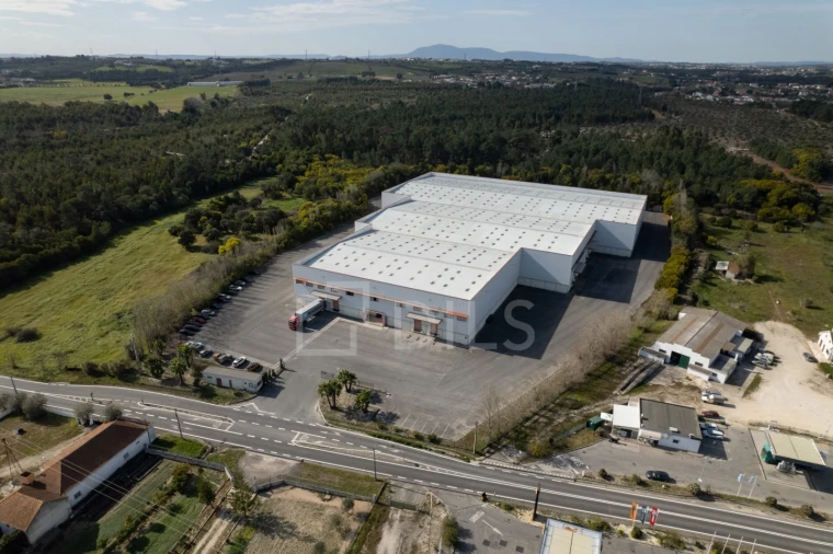 Armazém para Arrendamento em Pontevel Foto 1