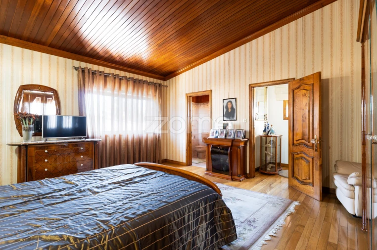 Moradia T6 para Venda em Cristelos, Boim e Ordem Foto 33