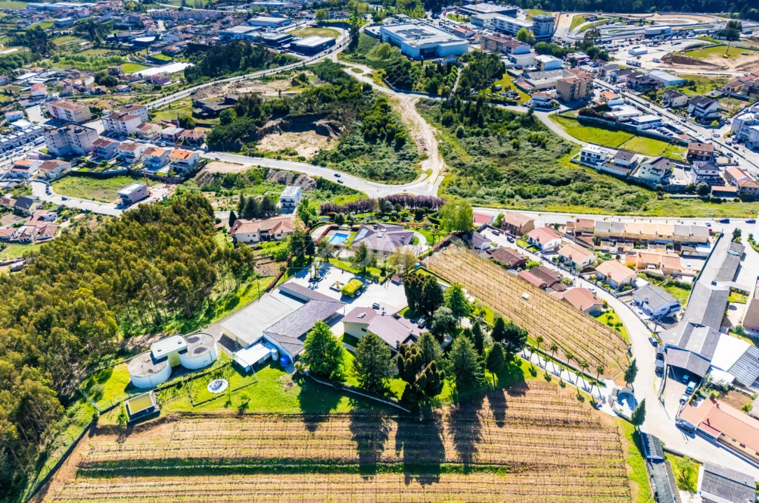 Moradia T6 para Venda em Cristelos, Boim e Ordem Foto 58