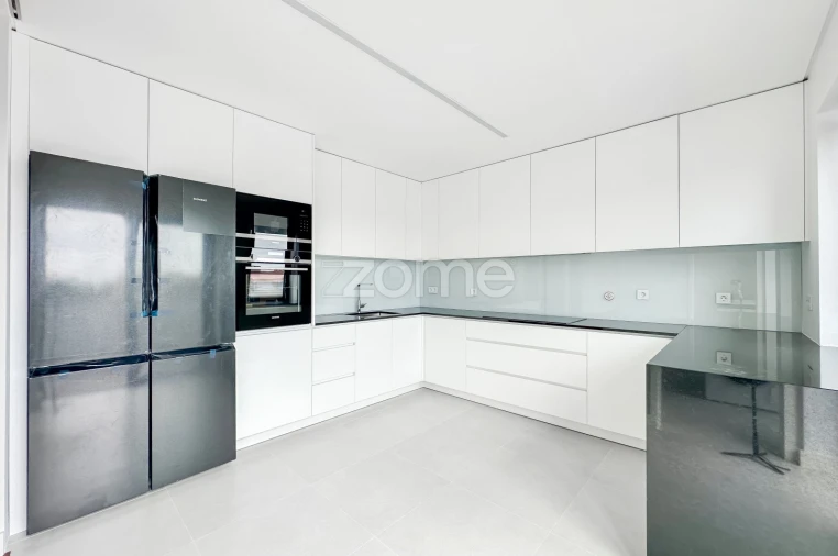 Apartamento T4 para Arrendamento em Matosinhos e Leça da Palmeira Foto 12