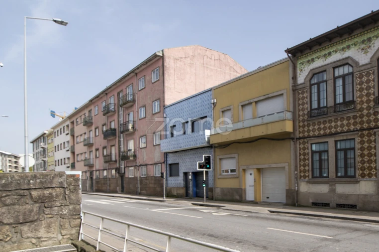 Moradia T6 para Venda em Paranhos Foto 7