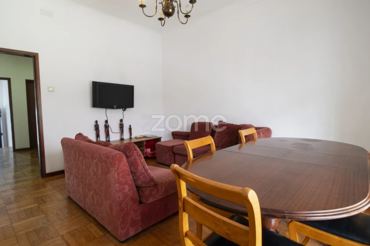 Moradia T6 para Venda em Paranhos Foto 12