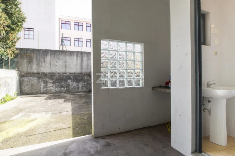 Moradia T6 para Venda em Paranhos Foto 21