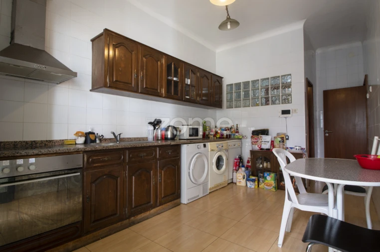 Moradia T6 para Venda em Paranhos Foto 23