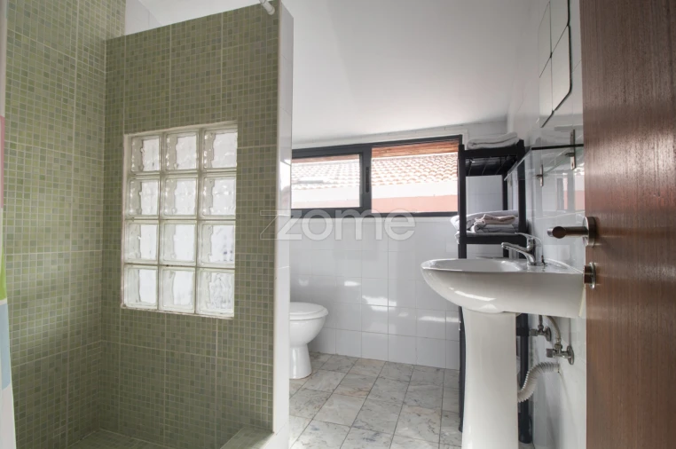 Moradia T6 para Venda em Paranhos Foto 41