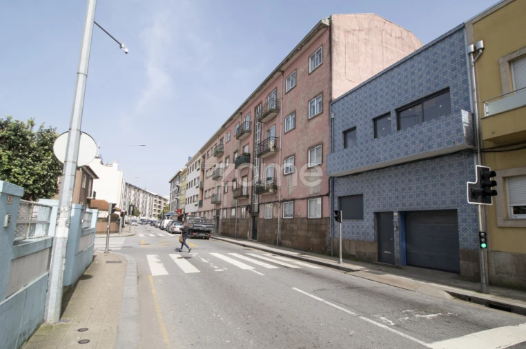 Moradia T6 para Venda em Paranhos Foto 46