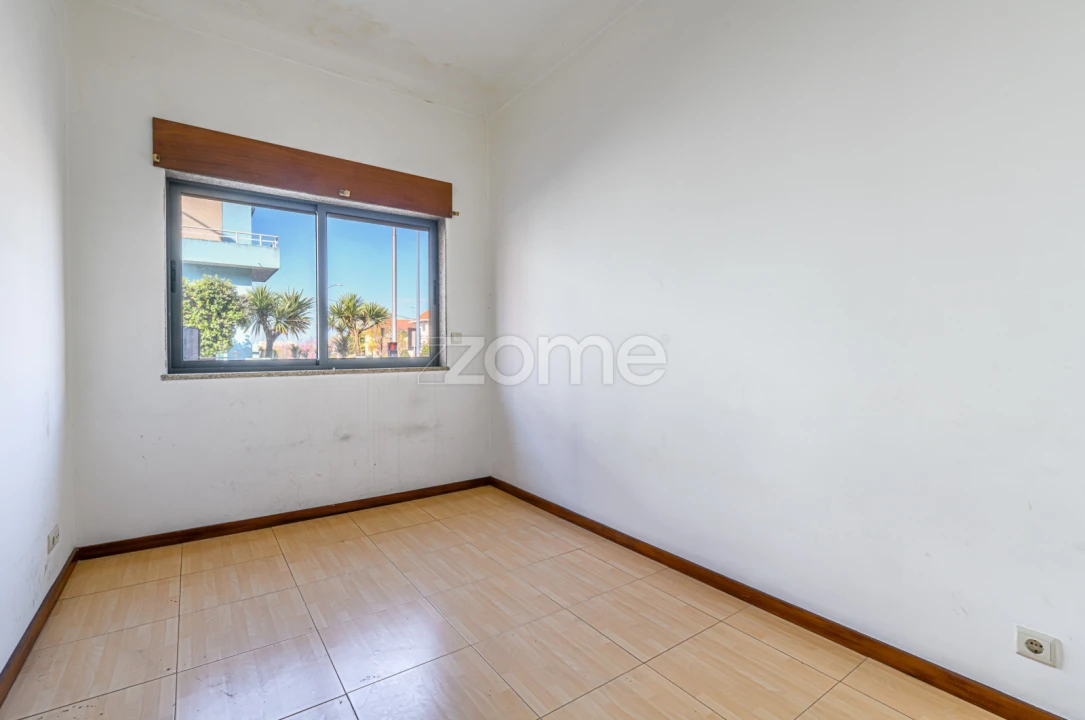 Moradia T6 para Venda em Paranhos Foto 24