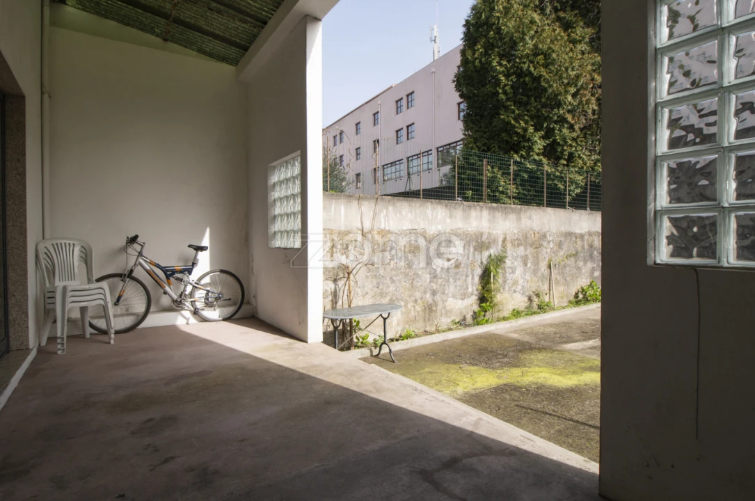 Moradia T6 para Venda em Paranhos Foto 15