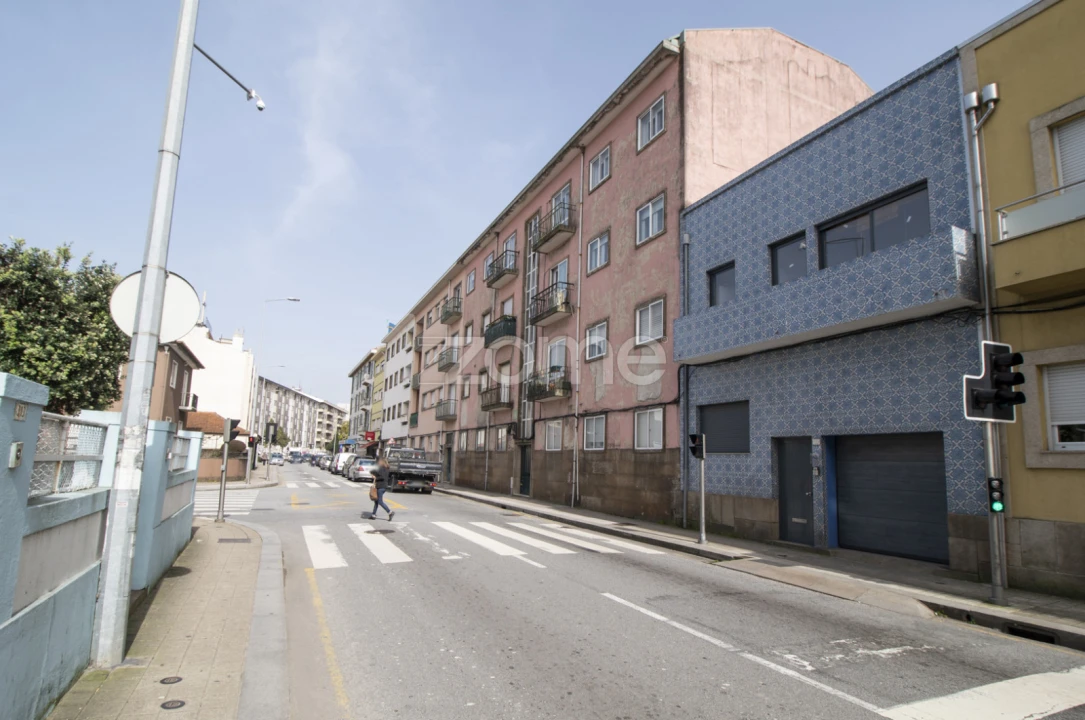 Moradia T6 para Venda em Paranhos Foto 46