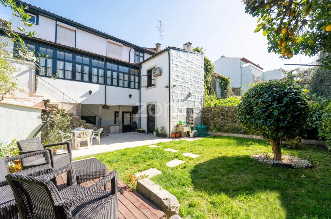 Prédio para Venda em Braga (Maximinos, Sé e Cividade) Foto 1