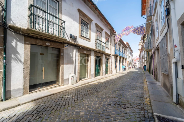 Prédio para Venda em Braga (Maximinos, Sé e Cividade) Foto 3