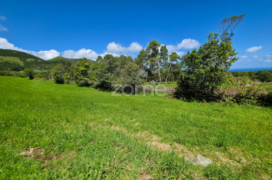 Terreno para Venda em Pico da Pedra Foto 3