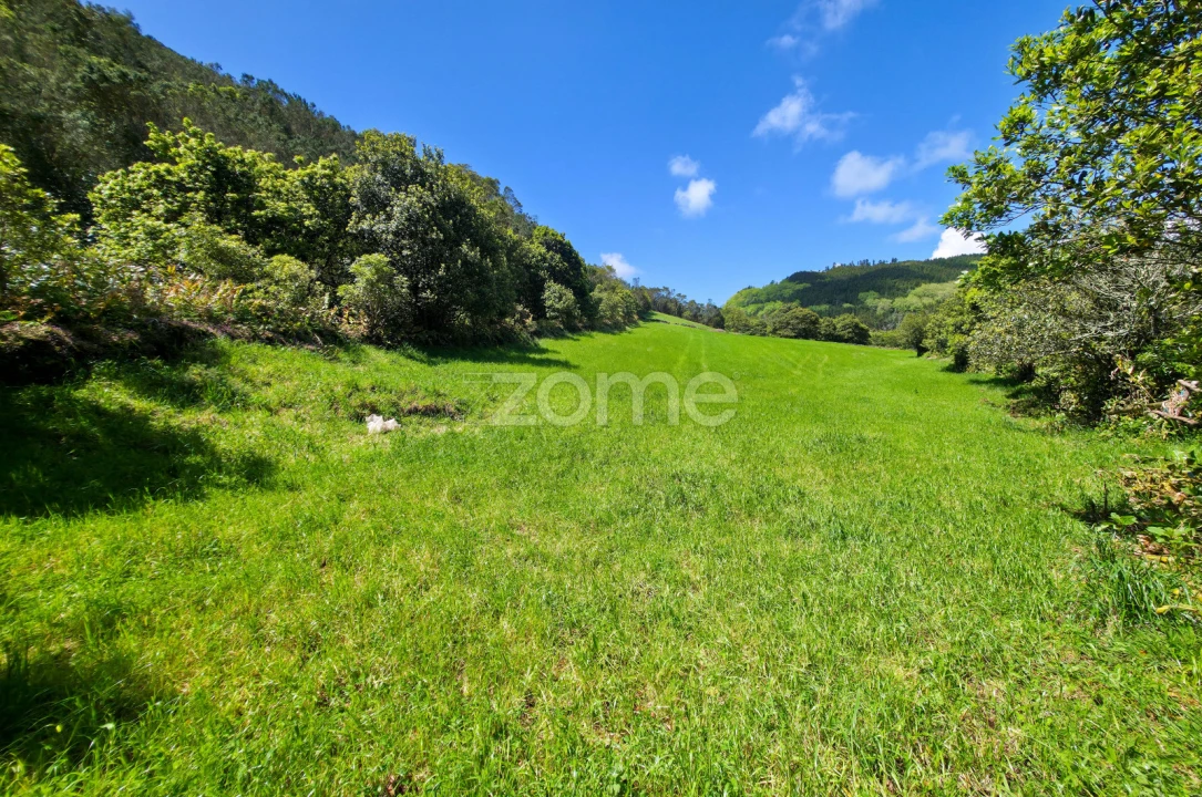 Terreno para Venda em Pico da Pedra Foto 2