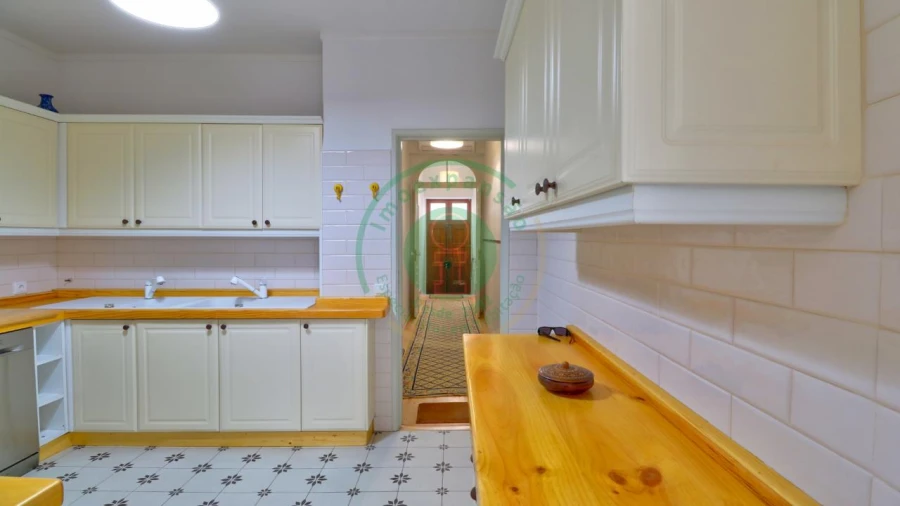 Moradia T8 para Venda em Buarcos Foto 3