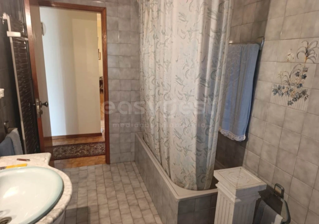 Moradia T3 para Venda em Nogueira do Cravo Foto 9