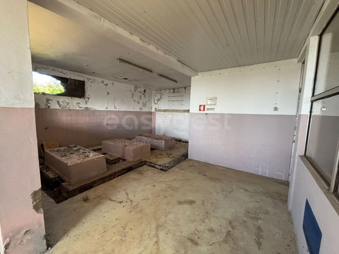 Armazém para Venda em Praia da Vitoria (Santa Cruz) Foto 25