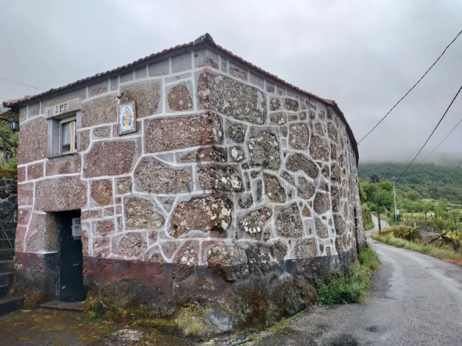 Quinta T2 para Venda em Barro Foto 4