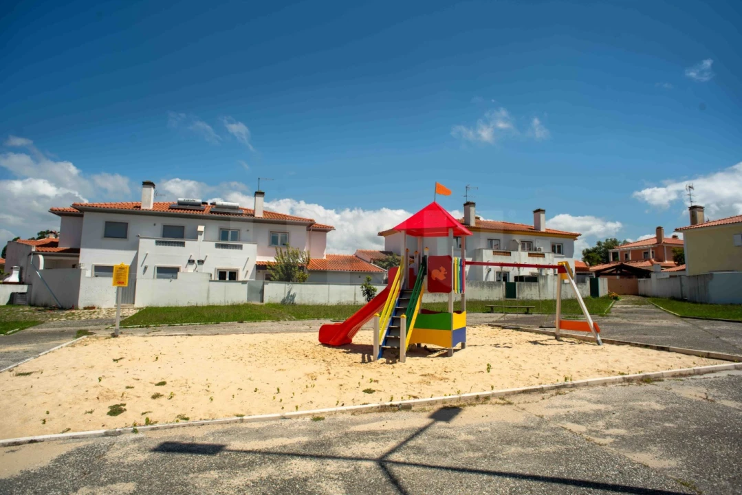 Moradia T4 para Venda em Santa Maria, São Pedro e Sobral da Lagoa Foto 40