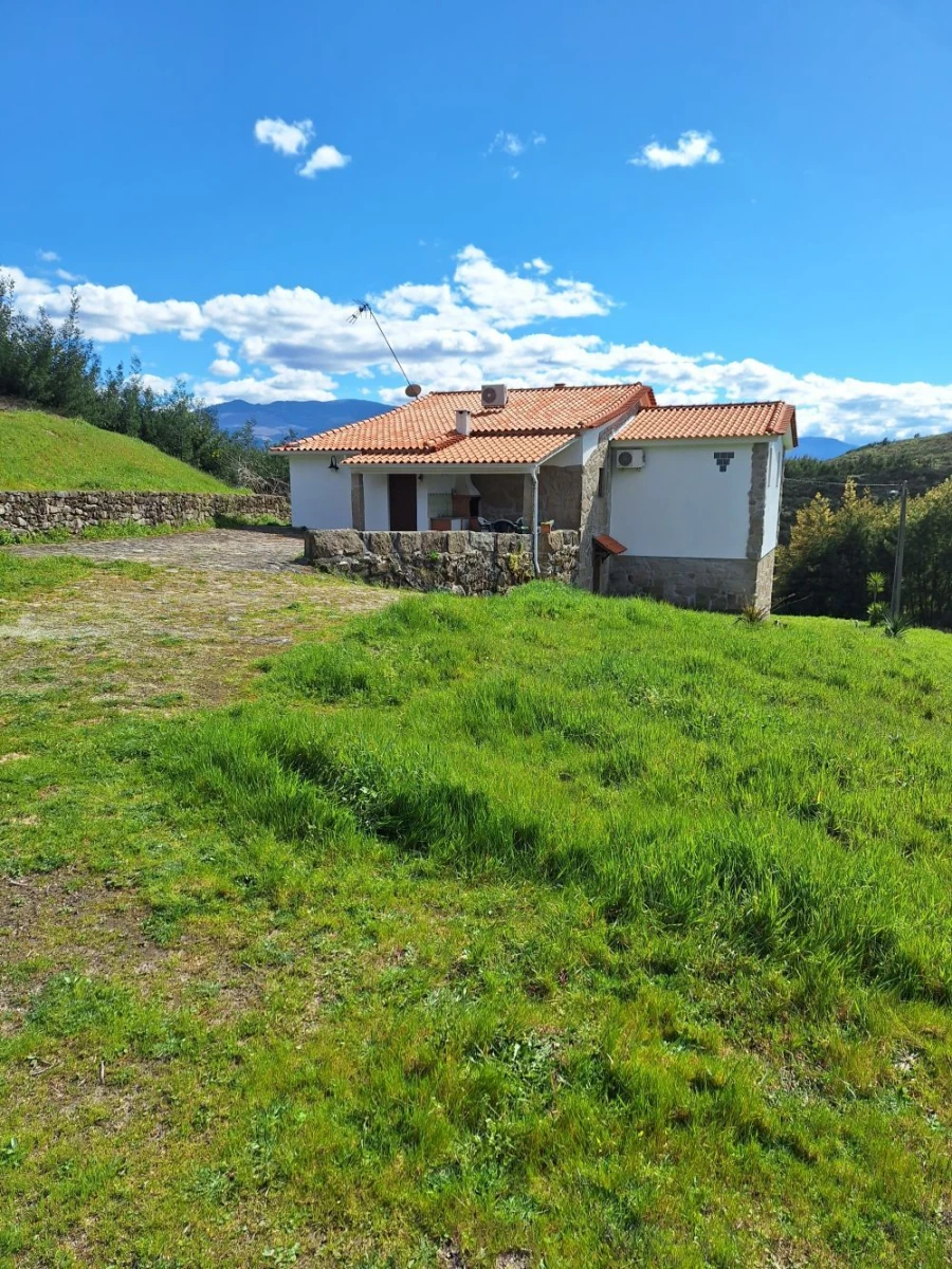 Quinta T3 para Venda em Fornos de Algodres