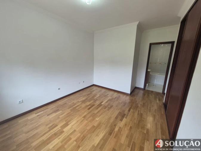 Apartamento T2 para Venda em Oliveira do Douro Foto 12