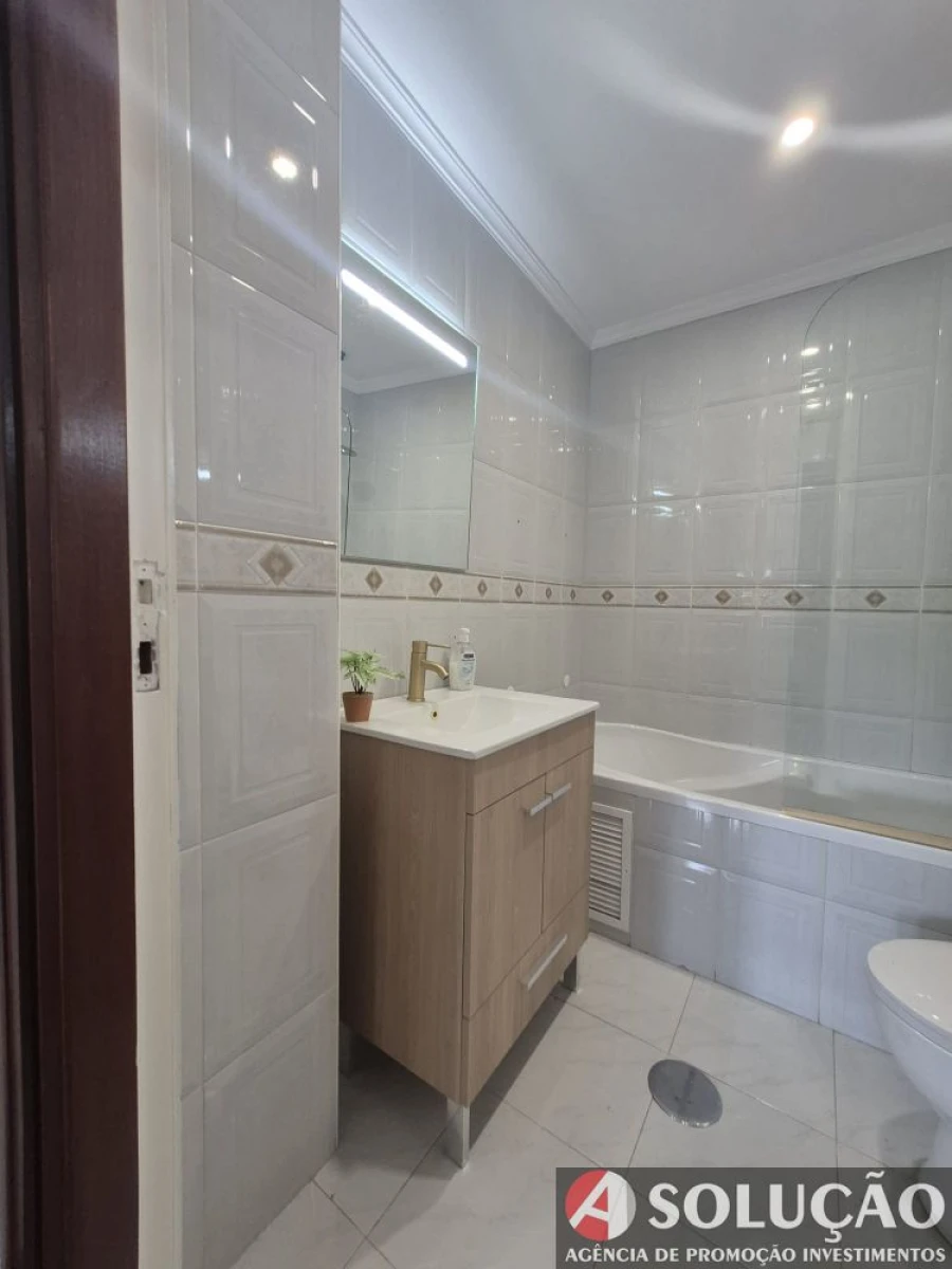 Apartamento T2 para Venda em Oliveira do Douro Foto 13