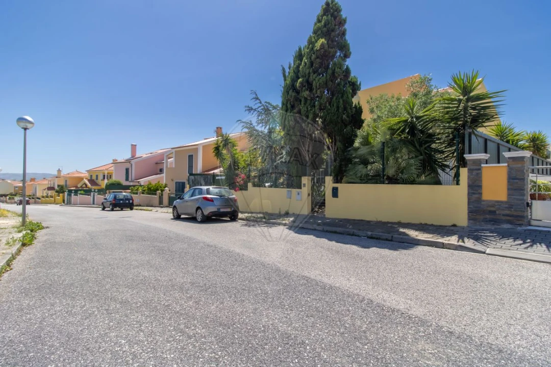 Moradia T4 para Venda em Silveira Foto 2