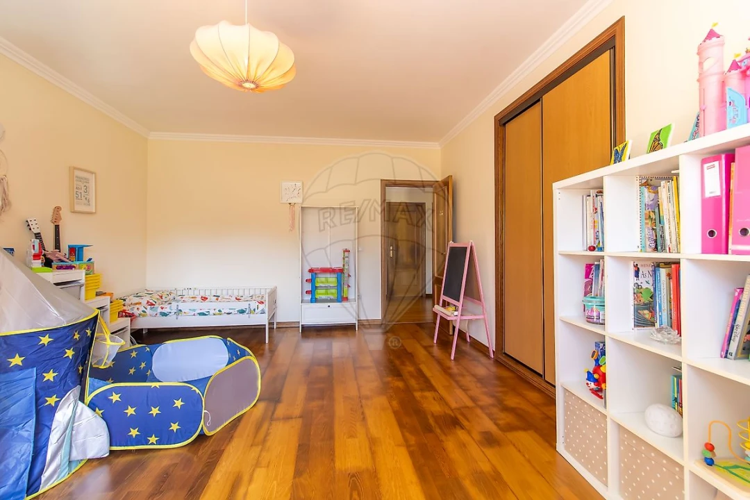 Moradia T4 para Venda em Silveira Foto 24