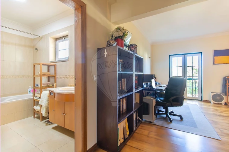 Moradia T4 para Venda em Silveira Foto 26