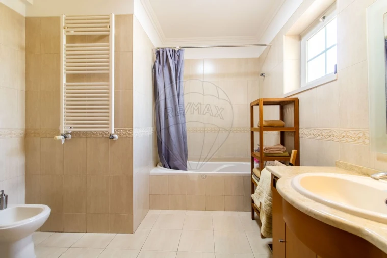 Moradia T4 para Venda em Silveira Foto 27