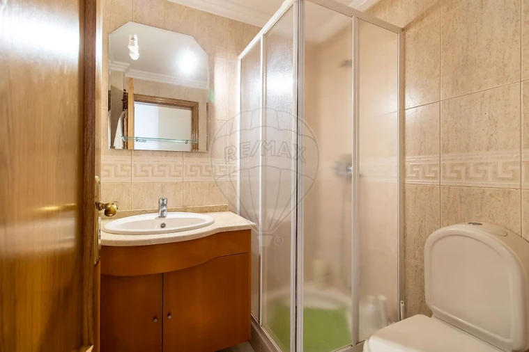 Moradia T4 para Venda em Silveira Foto 10