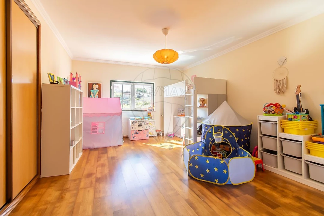 Moradia T4 para Venda em Silveira Foto 25