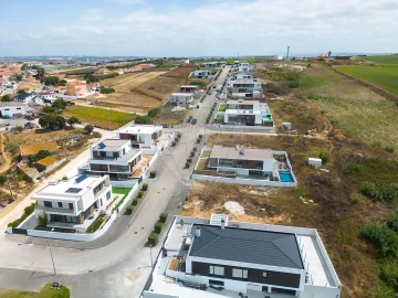 Moradia T4 para Venda em São Pedro da Cadeira
