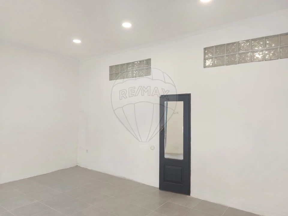 Loja para Venda em Alenquer (Santo Estêvão e Triana) Foto 3