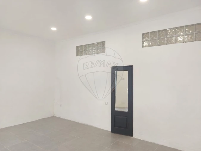 Loja para Venda em Alenquer (Santo Estêvão e Triana) Foto 3