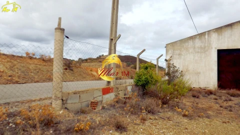 Terreno Comércio / Armazém para Venda em Odeleite