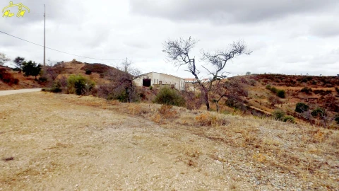 Terreno Comércio / Armazém para Venda em Odeleite