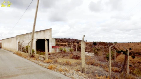 Terreno Comércio / Armazém para Venda em Odeleite
