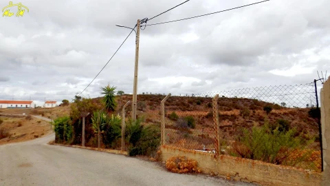 Terreno Comércio / Armazém para Venda em Odeleite
