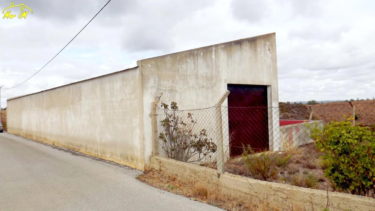 Terreno Comércio / Armazém para Venda em Odeleite Foto 1