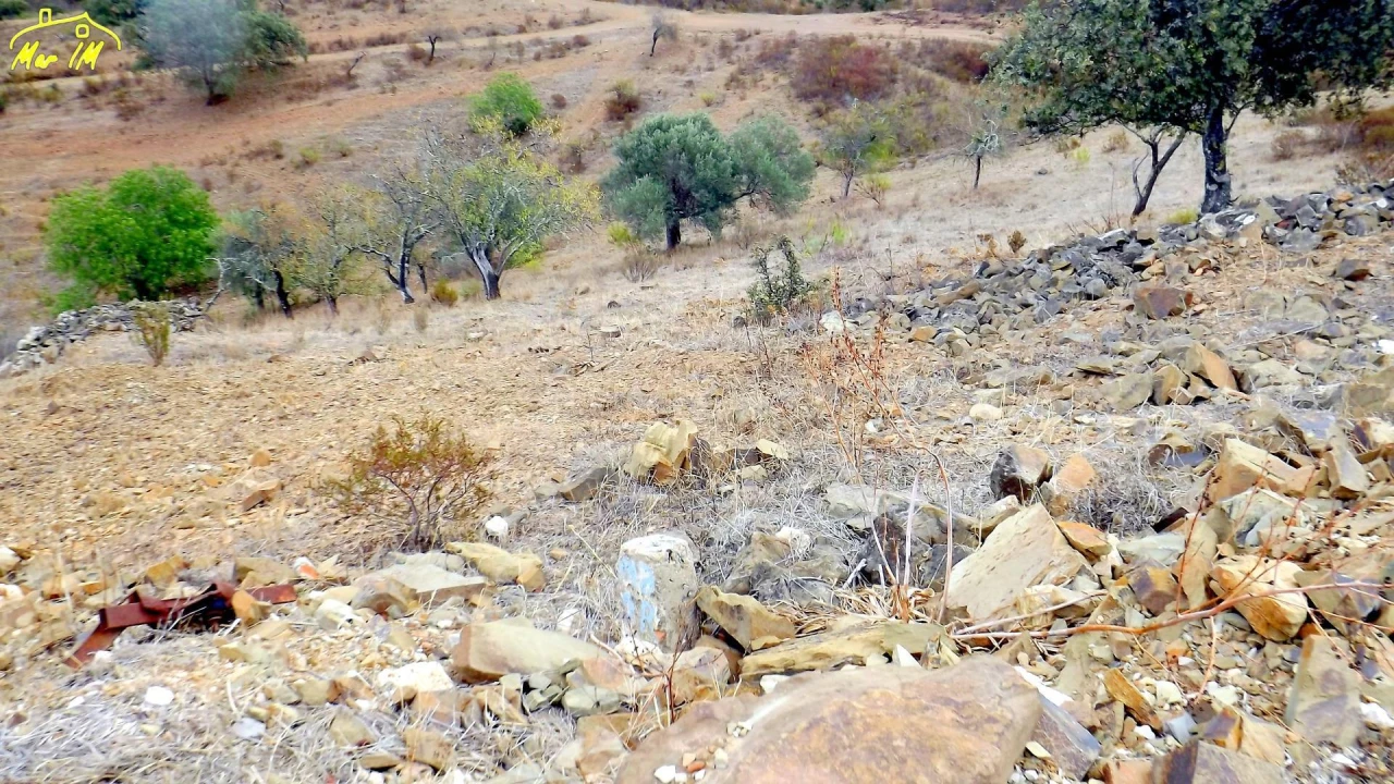 Terreno Comércio / Armazém para Venda em Odeleite Foto 37