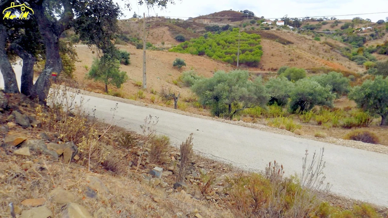 Terreno Comércio / Armazém para Venda em Odeleite Foto 41