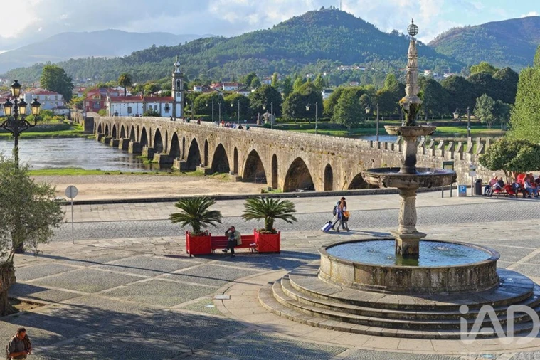 Moradia T4 para Venda em Fornelos e Queijada Foto 17