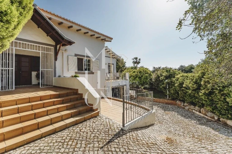 Moradia T4 para Venda em Boliqueime Foto 6